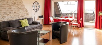 Large apartment, 3 bedrooms, quiet, close to the city center, south-facing balcony, free parking spaces