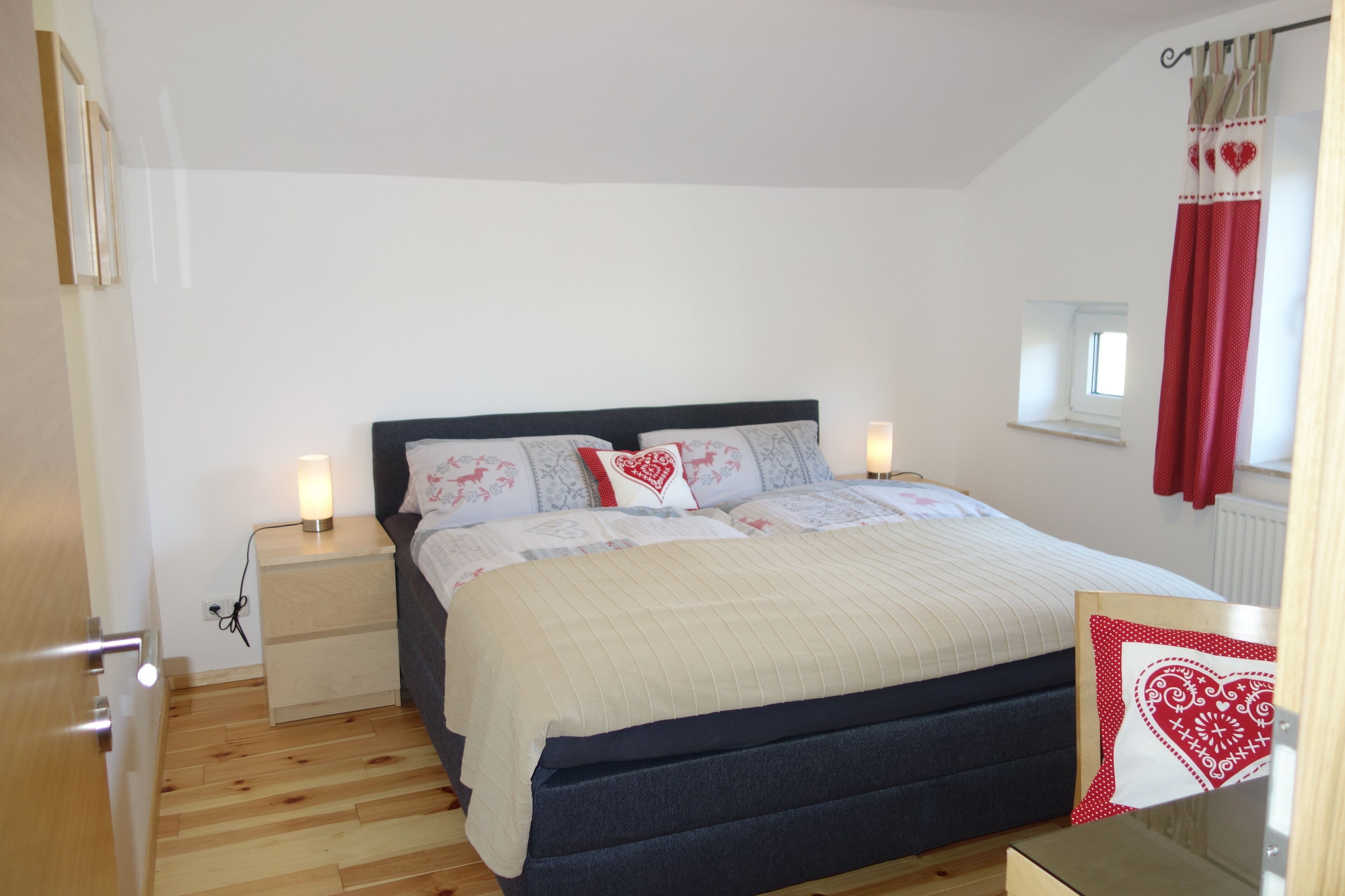 2 bedrooms, iron/ironing board, travel crib, free WiFi