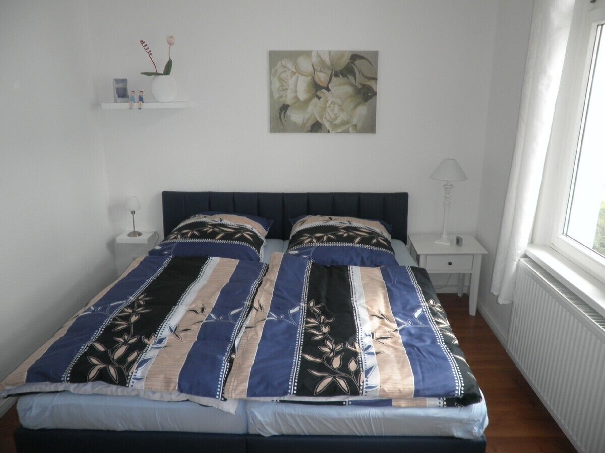 Exclusive apartment (3 rooms, 85 sqm) in a quiet location, only 50m to the beach!