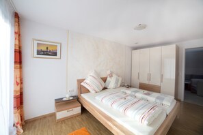 1 bedroom, in-room safe, iron/ironing board, WiFi