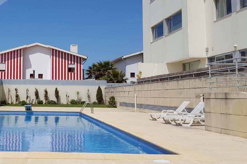 Two-storey penthouse apartment 300m to the beach in Furadouro-Ovar, Portugal