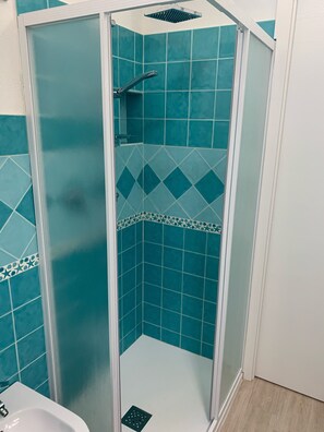 Shower, hair dryer, bidet, towels - +++ Cozy holiday home with sea view +++ (Costa Rei)