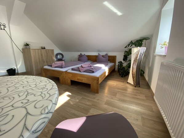 6 habitaciones, cuna de viaje, wifi gratis y ropa de cama 