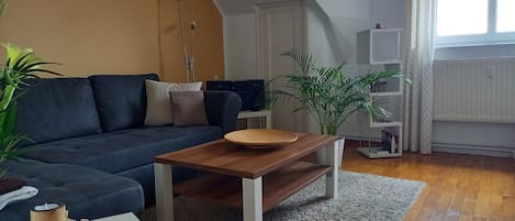 Télévision, lecteur de DVD, chaîne hi-fi