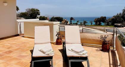 Luxusvilla, eigener Pool, Glasfaser-Internet, Meerblick, Innenhof, privacy