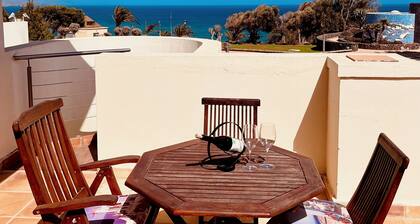 Luxury villa, private pool, fiber optic internet, sea view, courtyard, privacy