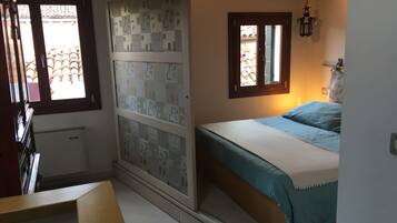 1 makuuhuone, silitysrauta/-lauta, ilmainen Wi-Fi, vuodevaatteet