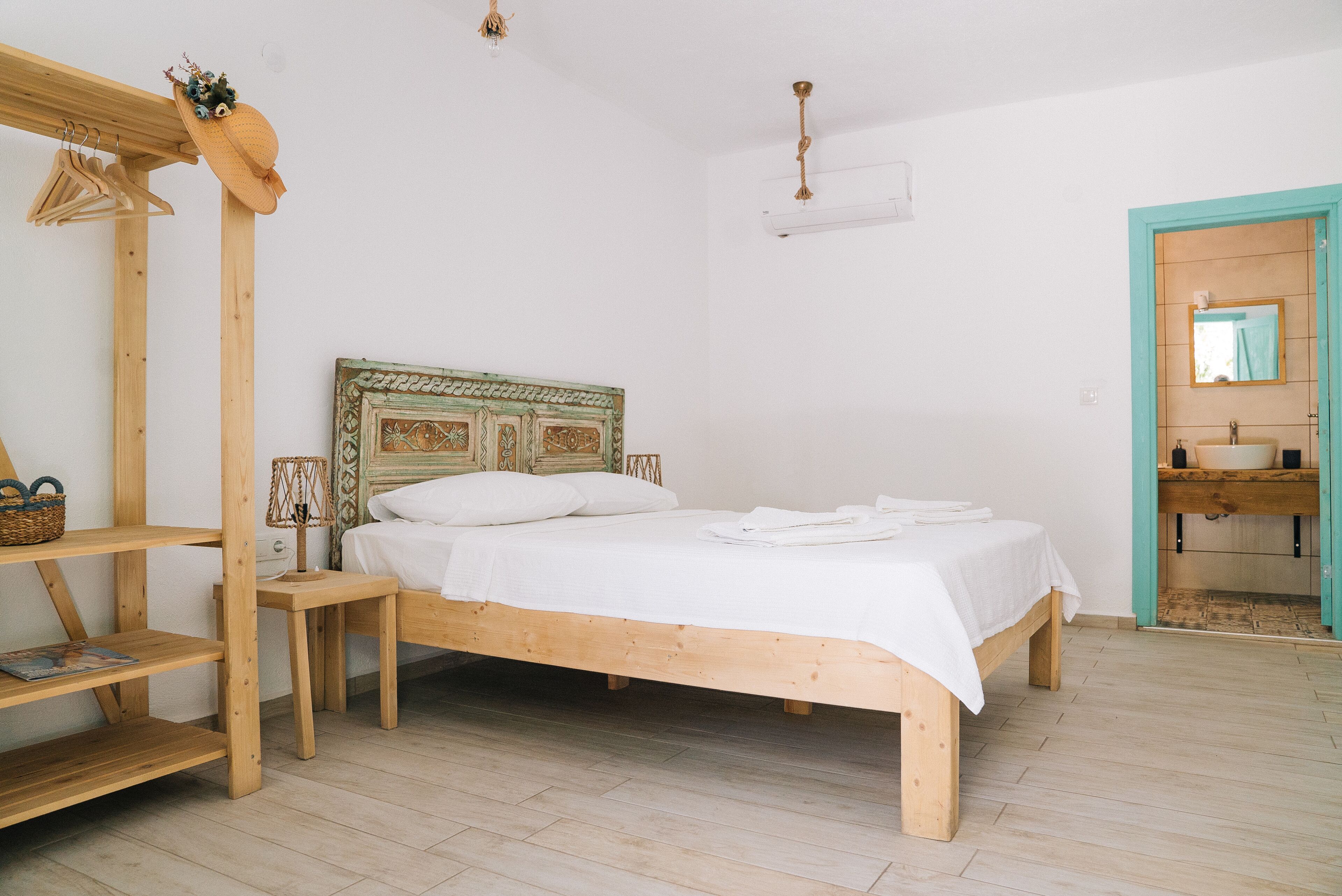 standard double room, 1 double bed, balcony, garden view | rollaway beds, free wifi, bed sheets