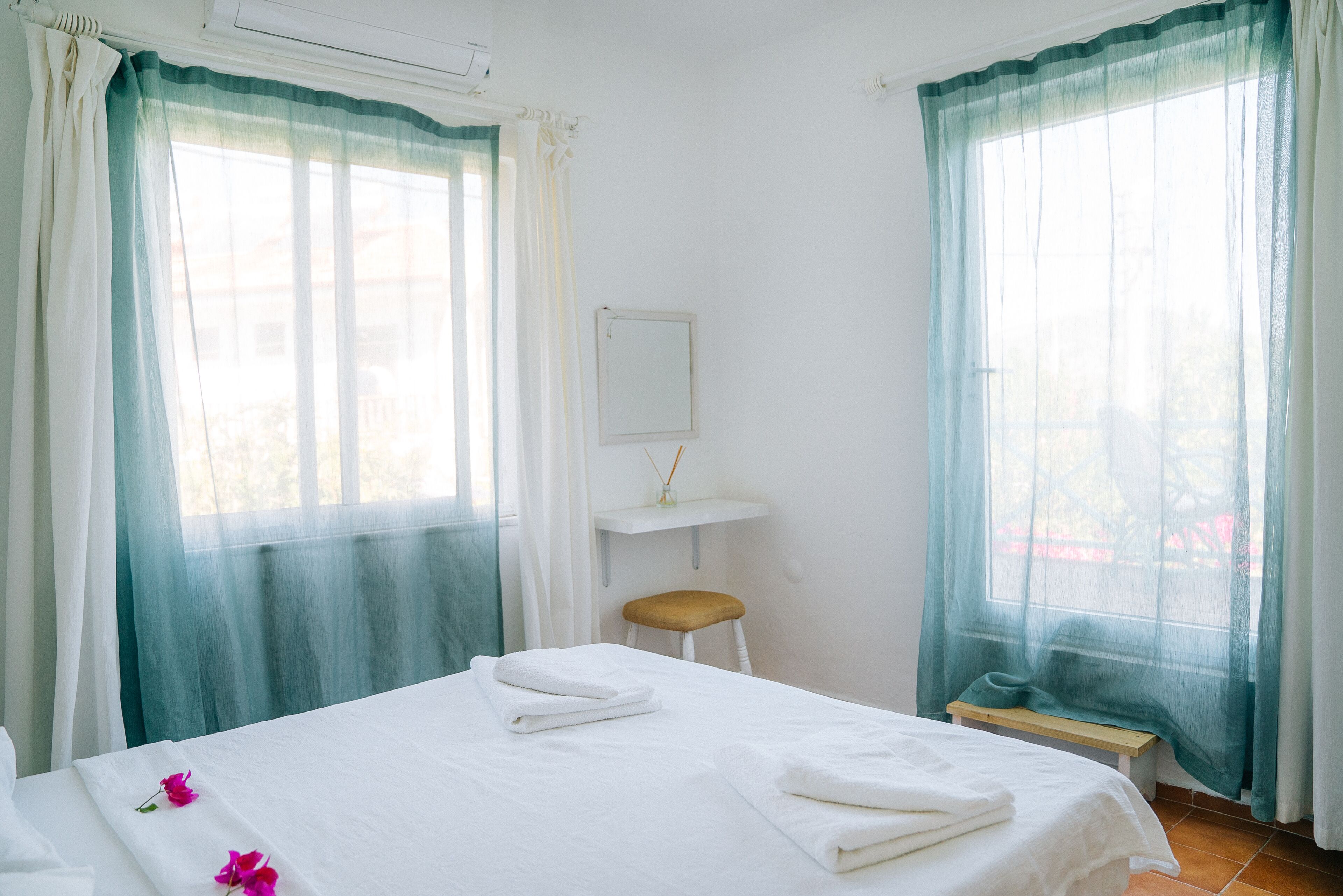 rollaway beds, free wifi, bed sheets