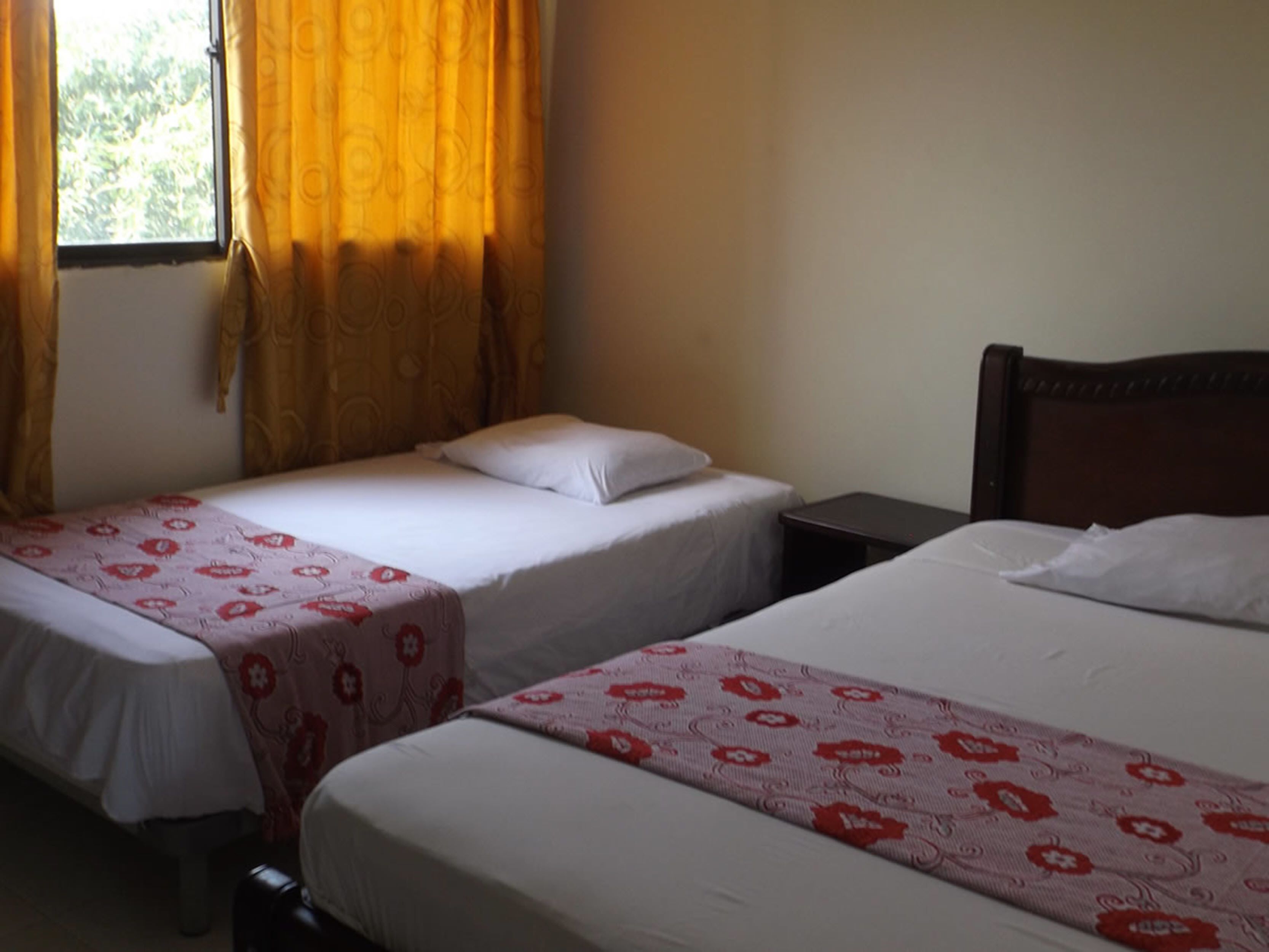 Desk, laptop workspace, free WiFi, bed sheets