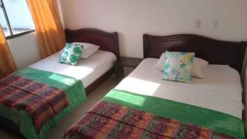 Standard Twin Room, 2 Twin Beds, Non Smoking | Desk, laptop workspace, free WiFi, bed sheets