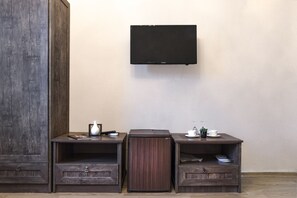Quarto duplo superior | Roupas de cama premium, frigobar, escrivaninha, Wi-Fi de cortesia