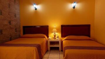 Habitación doble, 2 camas matrimoniales, para no fumadores | Wifi gratis