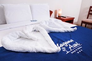 Matelas mémoire de forme, draps fournis