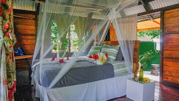 Comfort bungalow, uitzicht op oceaan | 1 slaapkamer, luxe beddengoed, individueel gedecoreerd