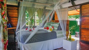 Bungalow Confort, vista al océano | 1 habitación, ropa de cama de alta calidad y decoración personalizada 