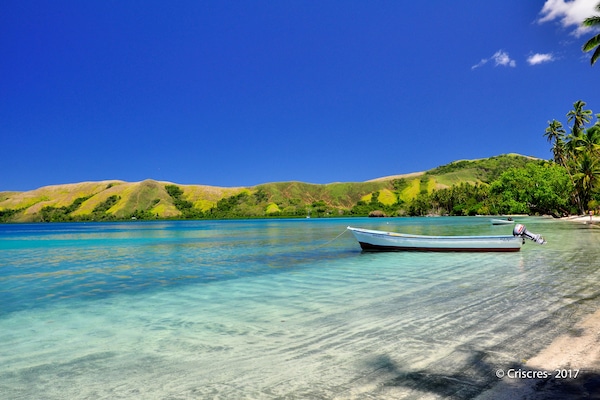 Beach nearby, white sand, sun loungers, beach towels