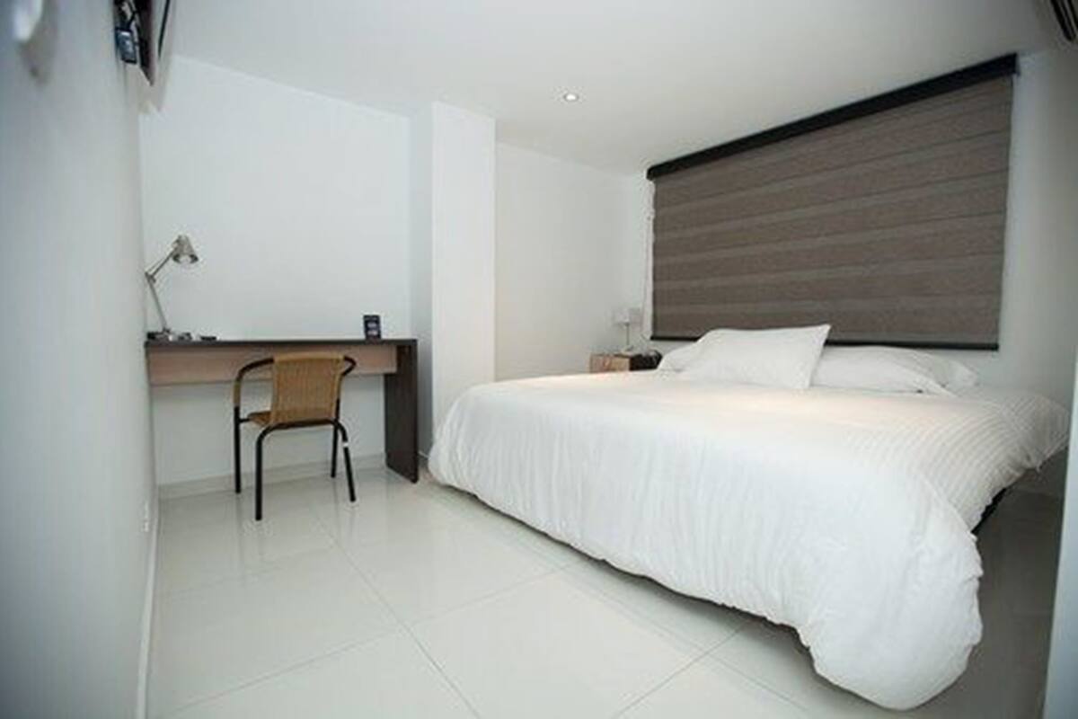 Standard Double Room, 1 Queen Bed, Non Smoking | Premium bedding, in-room safe, desk, blackout drapes