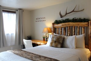 Economy Room, 1 Queen Bed | Desk, free WiFi, bed sheets - The Evergreen (West Yellowstone)