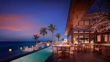 4 Bars/Lounges, Bar im Pool, Poolbar