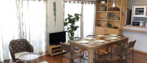 Chambre (2F 3LDK) | Repas dans la chambre