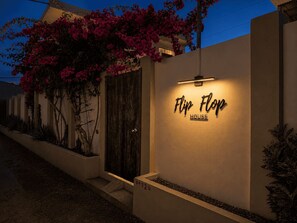 Exterior - Flip Flop House (Puerto Villamil)