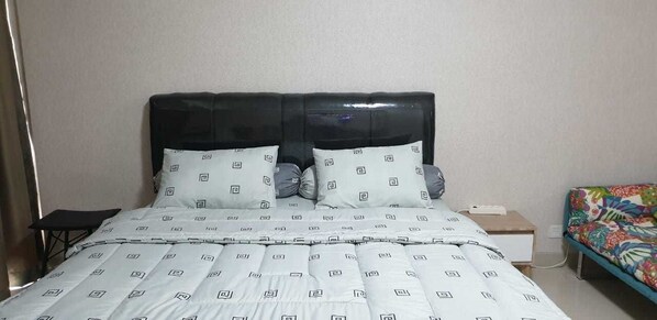 Exclusive Studio | Soundproofing, free WiFi, bed sheets - Exclusive Stay in U Residence 3 (Curug)