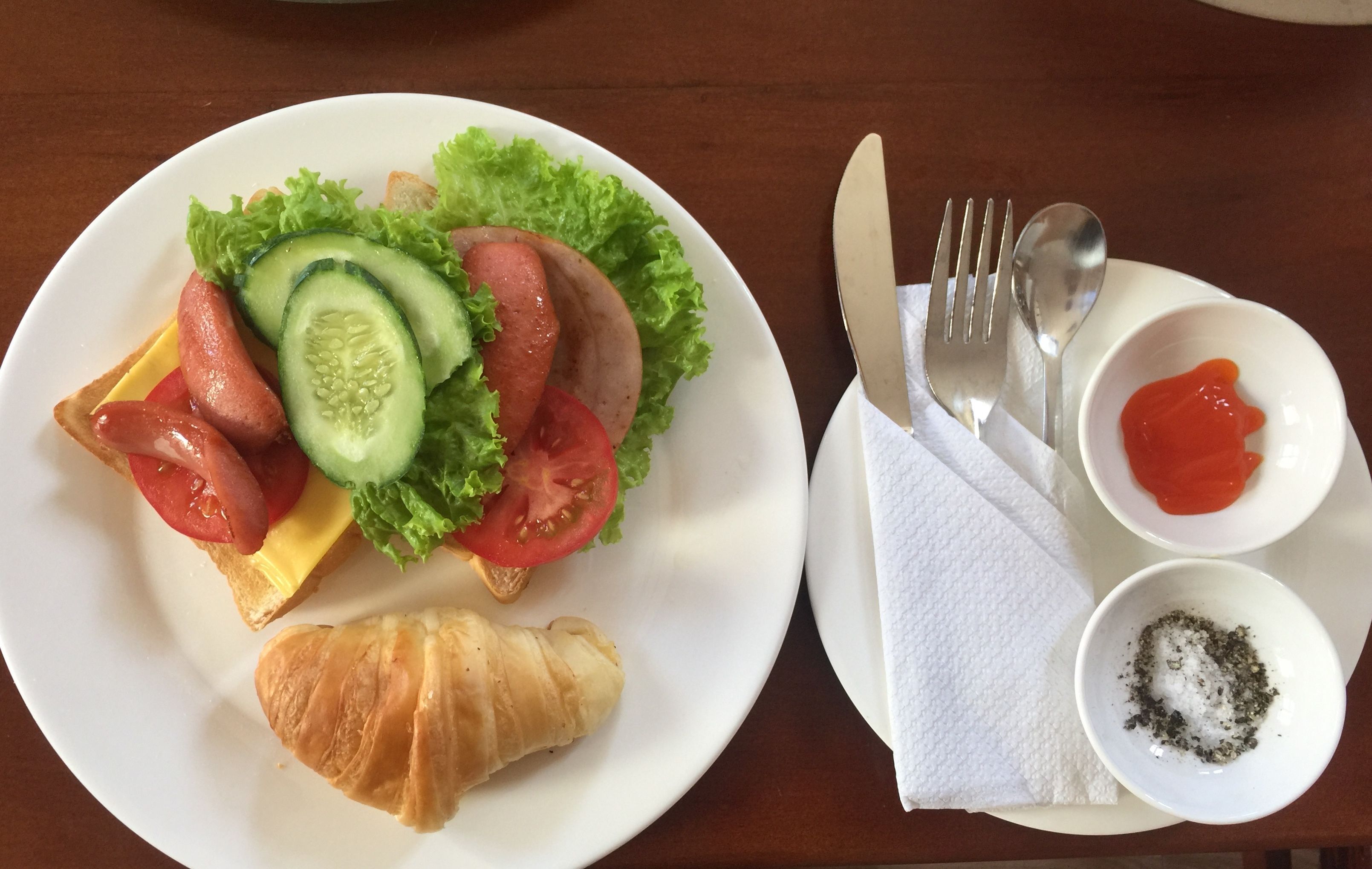 daily local cuisine breakfast (vnd 50000 per person)