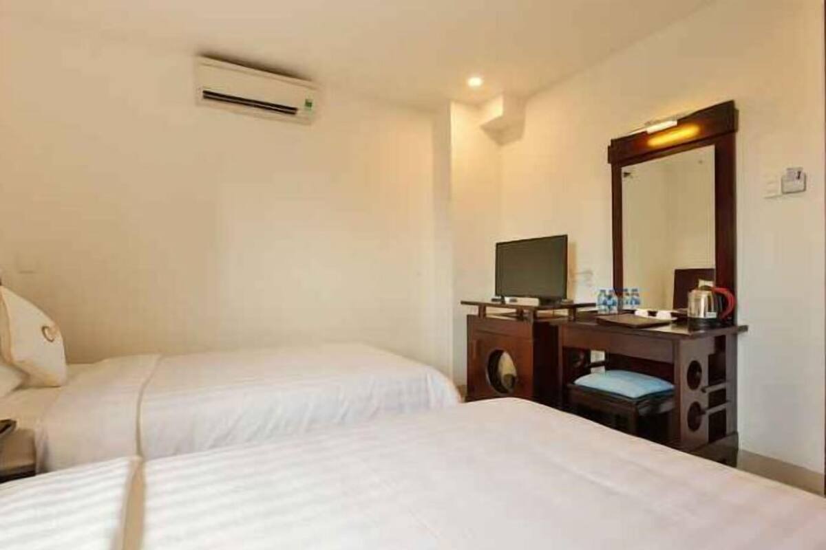 Minibar, in-room safe, free WiFi