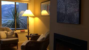 Talo, useita sänkyjä, tupakointi kielletty, vuoristonäköala | Oleskelualue | Taulutelevisio, takka, Netflix