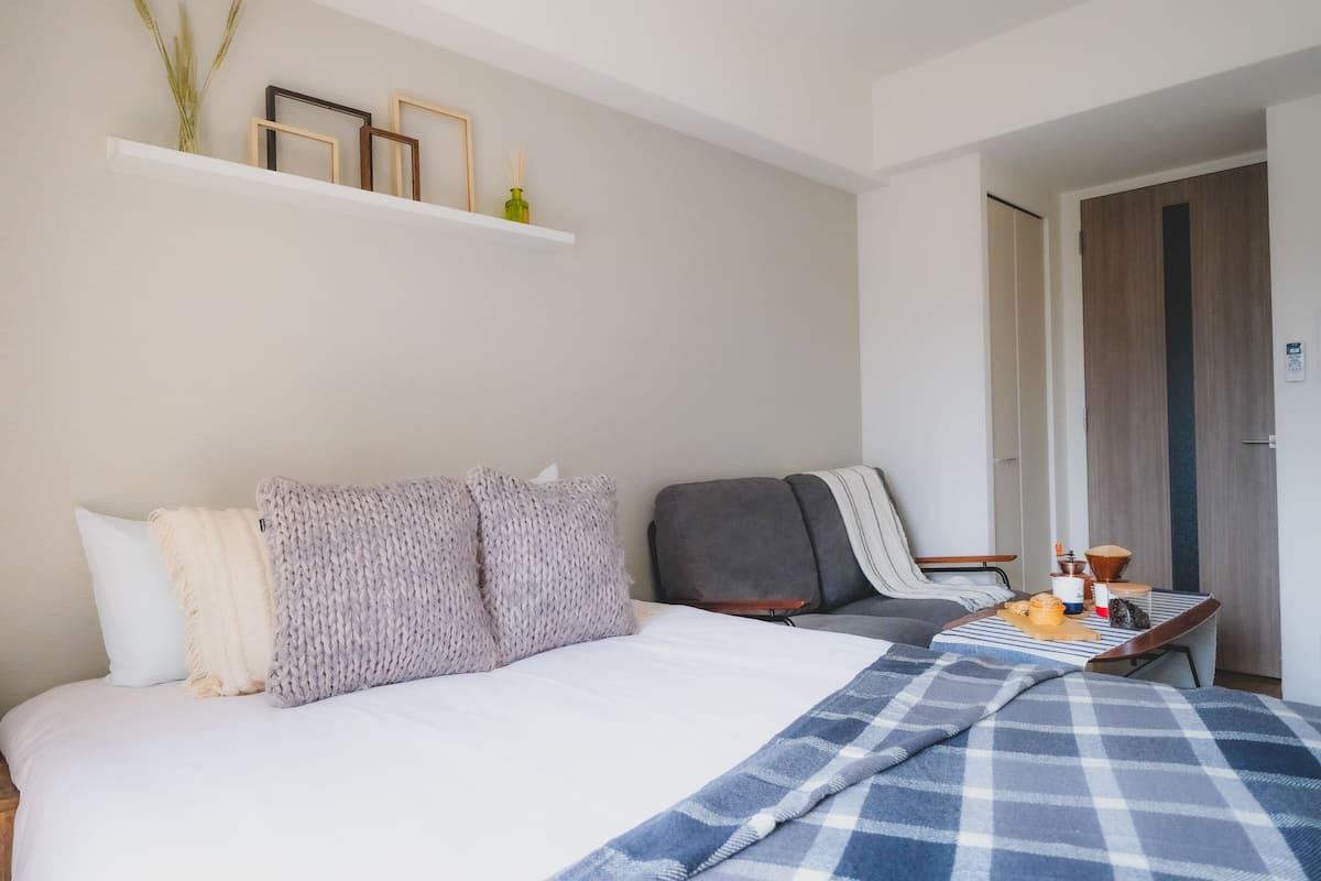 Deluxe Apartment, Non Smoking, City View | Individually decorated, individually furnished, desk, blackout drapes