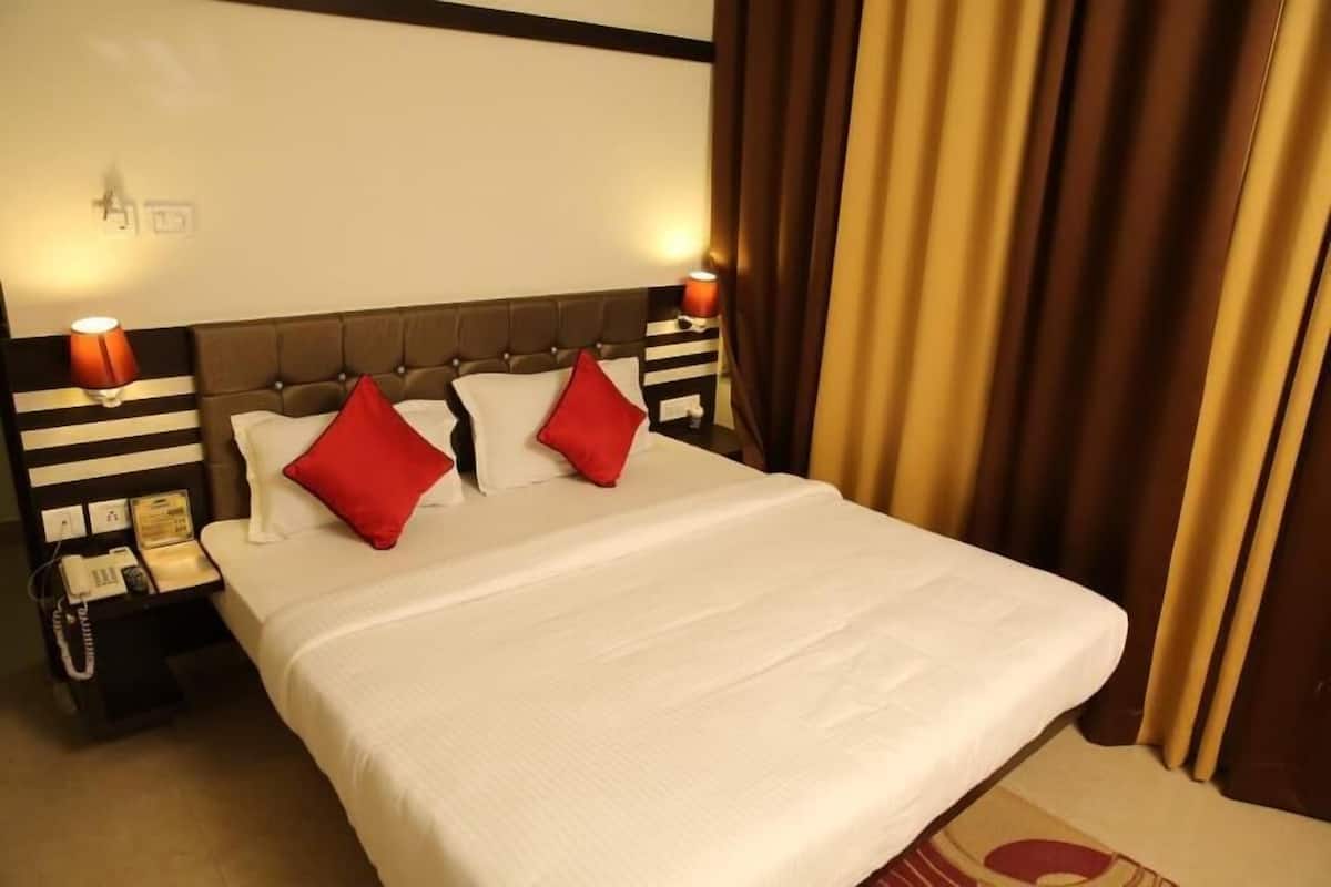 1 bedroom, premium bedding, down duvets, Select Comfort beds