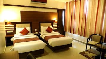 1 bedroom, premium bedding, down comforters, Select Comfort beds