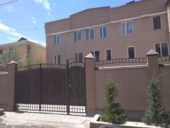 Entrada de la propiedad
