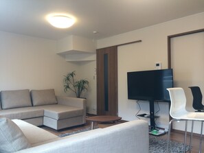 Flat-screen TV, Netflix - Sunrise Ikebukuro (Tokyo)