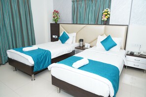 家庭房 | 意大利 Frette 床单、高档床上用品、记忆海绵床垫、办公桌