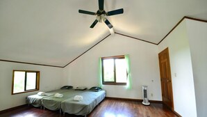 Nhà (Private Vacation Home) | Giường phụ