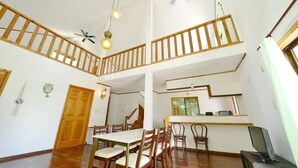Khu vực ăn uống tại phòng