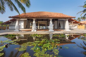 Front of property - Wattura Resort and Spa (Negombo)
