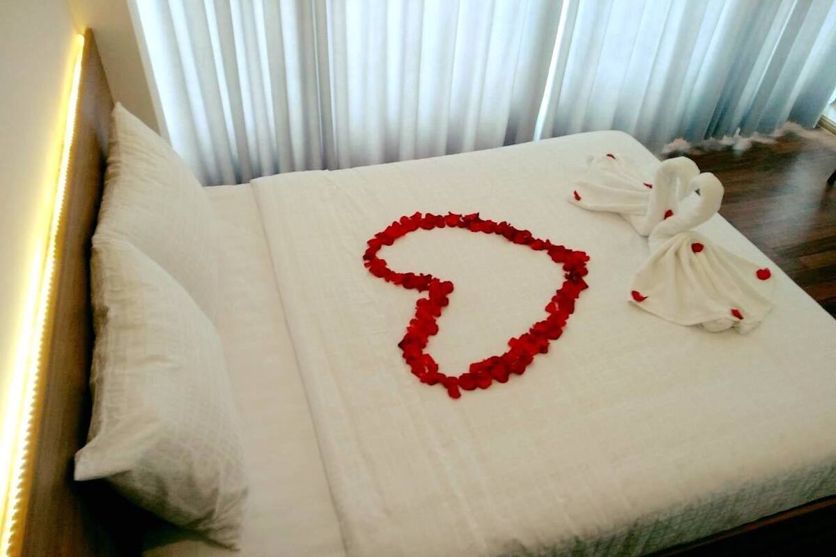 Schreibtisch, Verdunkelungsvorhänge, kostenloses WLAN, Bettwäsche