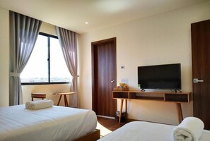 Desk, blackout drapes, free WiFi, bed sheets - Ivy Hotel Da Lat (Da Lat)