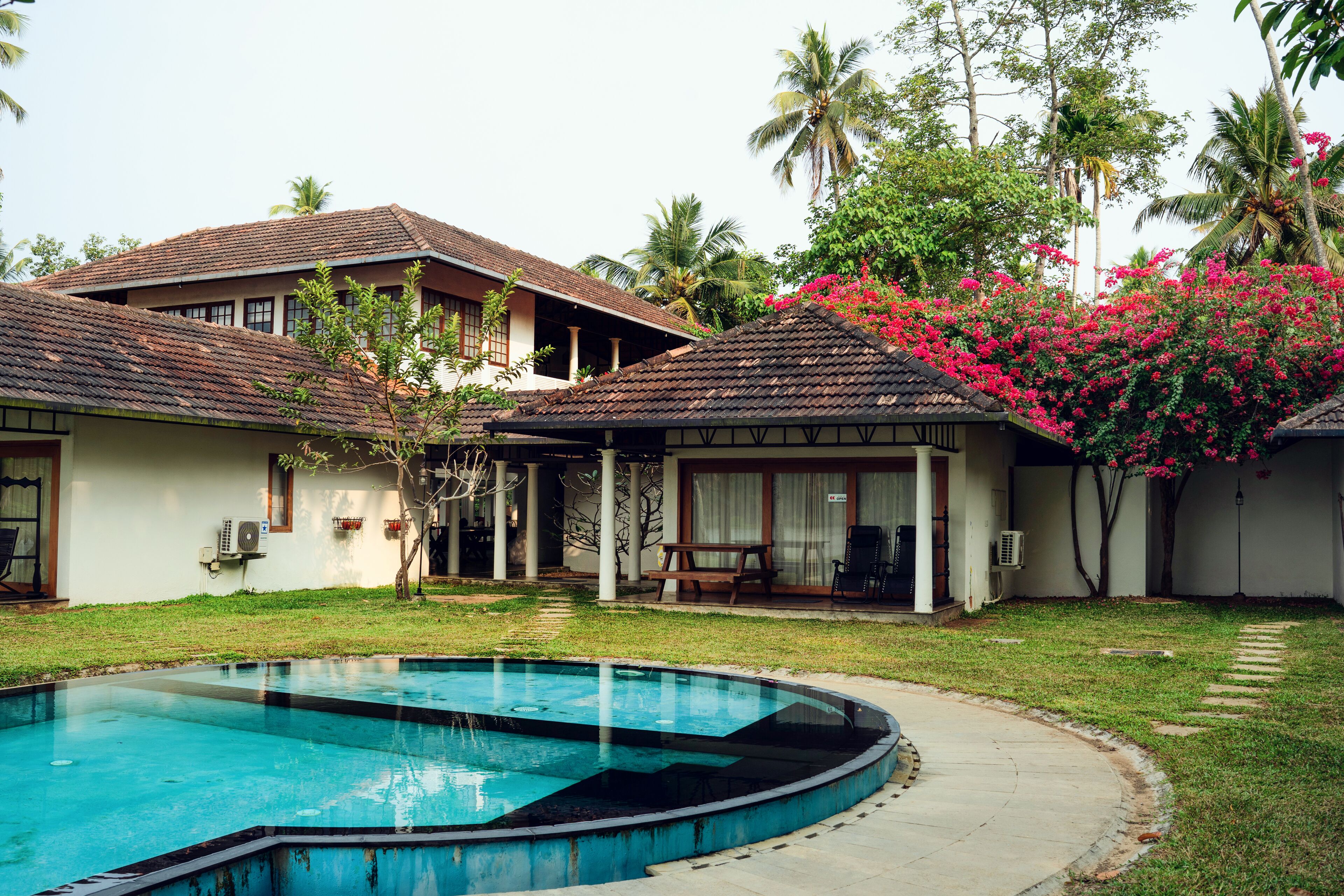 Room, 1 Katil Ratu (Queen), Non Smoking | Peralatan tempat tidur premium, gebar bulu kapas, tilam berlapik 