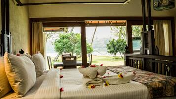 River Meadow Rooms | Premium bedding, down duvets, pillow-top beds, in-room safe