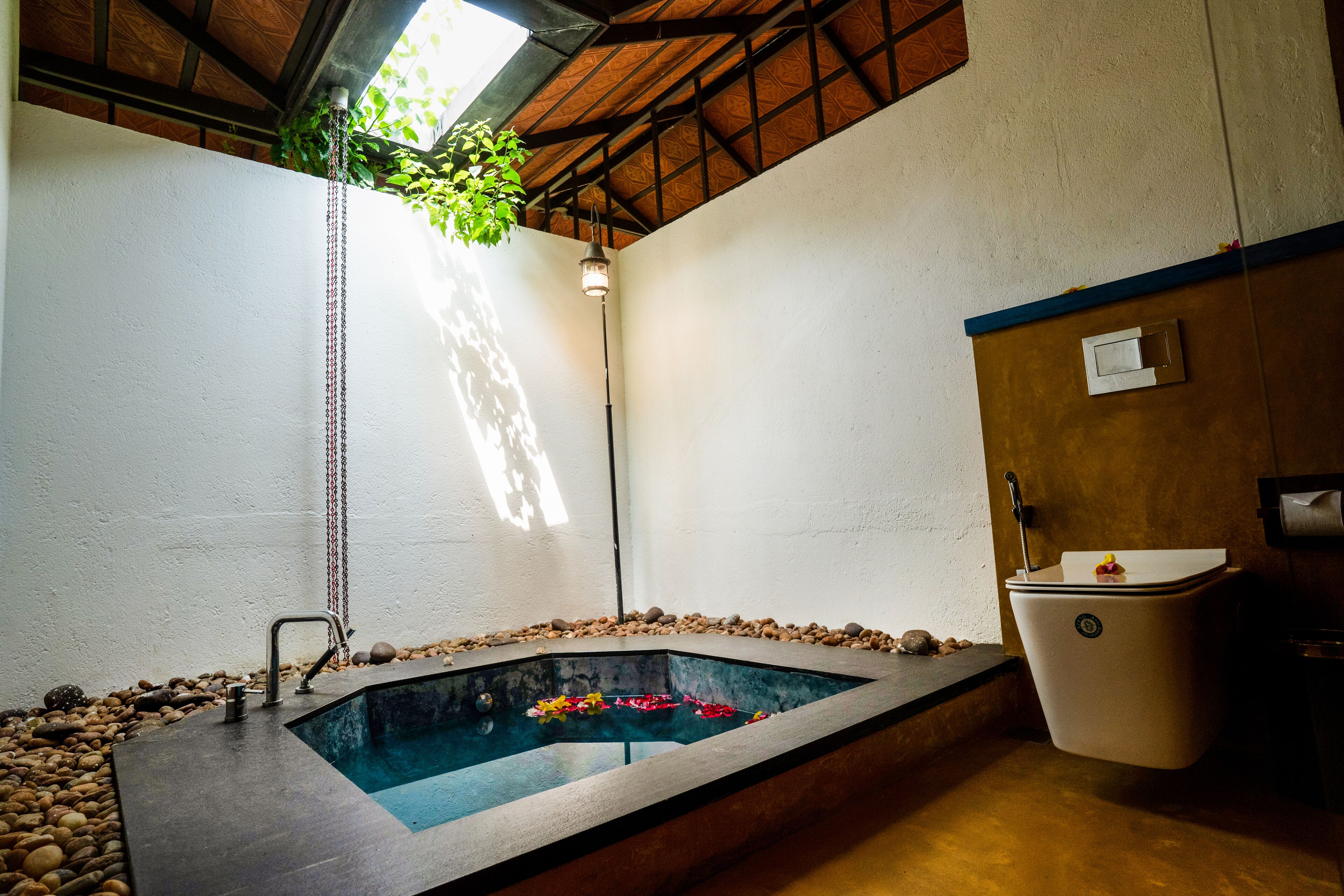 River Meadow Rooms | Bad | Dusj, designertoalettartikler, hårføner og tøfler