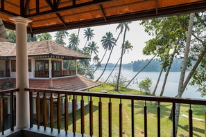 River Panorama Rooms | Terrace/patio