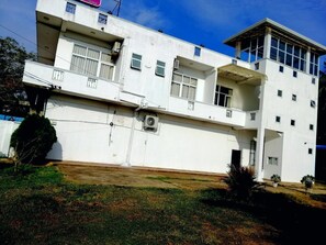 Exterior - Omeeco Guest (Dondra)