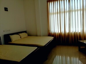 Tremannsrom, flere senger, ikke-røyk | Lydisolert og wi-fi (inkludert)