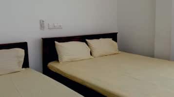 Habitación triple, varias camas, para no fumadores | Insonorización y wifi gratis