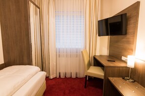In-room safe, free WiFi, bed sheets - Hotel & Restaurant Jägerhof (Kerpen)
