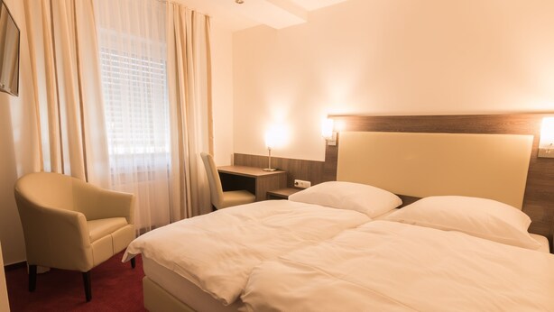 Unclassified image, 1 of 19, button - Hotel & Restaurant Jägerhof (Kerpen)
